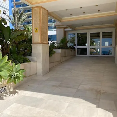 Apartment Luxury Seafront Penthouse *