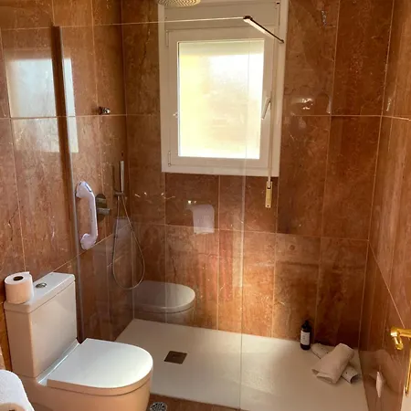 Luxury Seafront Penthouse Apartment *