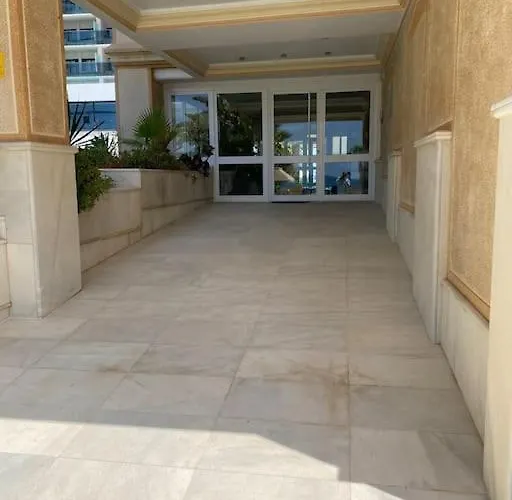 Atico En La Joya De *